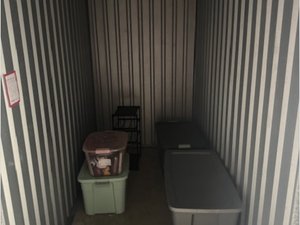 5 x 10 storage unit in Atlantic Beach, FL