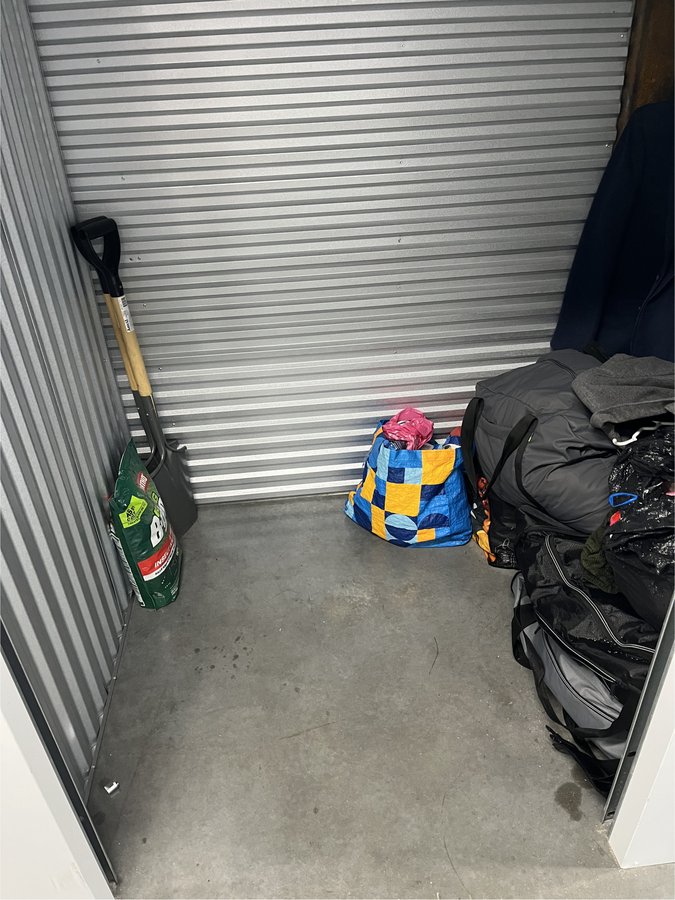 5 x 5 storage unit in Livingsotn, NJ