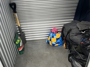 5 x 5 storage unit in Livingsotn, NJ