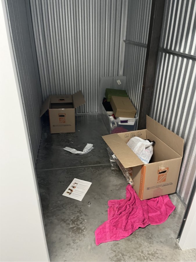 5 x 10 storage unit in Livingsotn, NJ