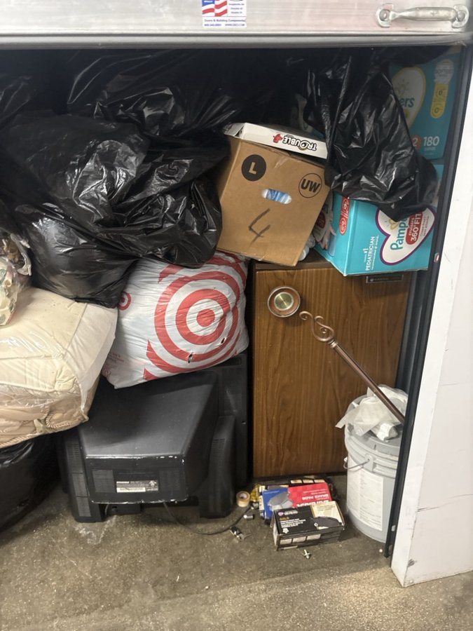 10 x 27 storage unit in Oak Forest, IL
