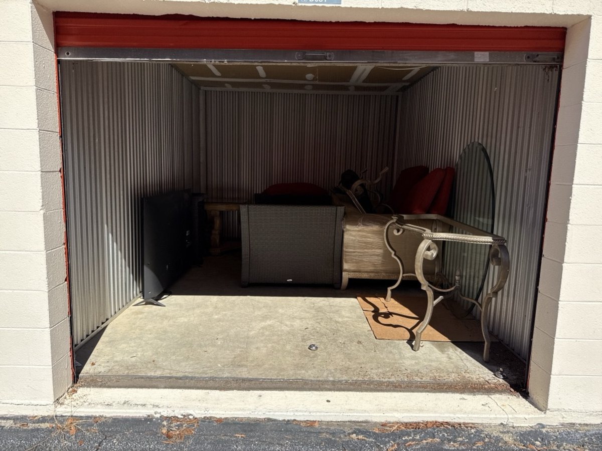 10 x 15 storage unit in Raleigh, NC