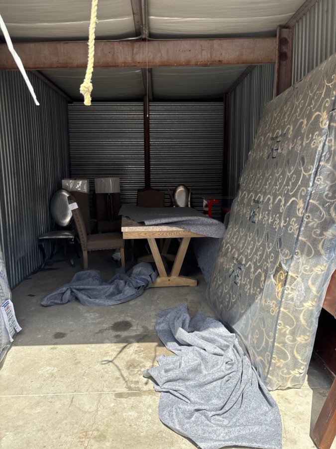 10 x 20 storage unit in East Hazel Crest, IL