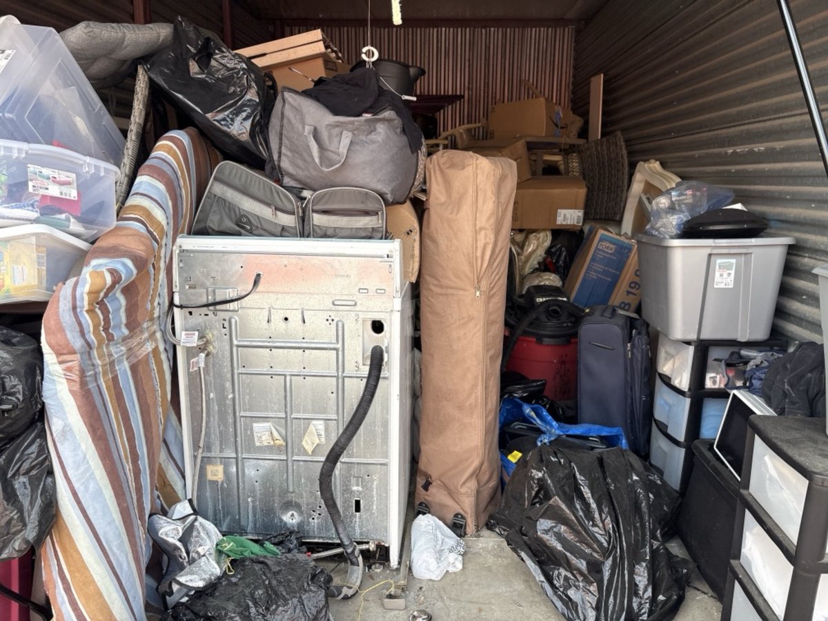 10 x 20 storage unit in East Hazel Crest, IL
