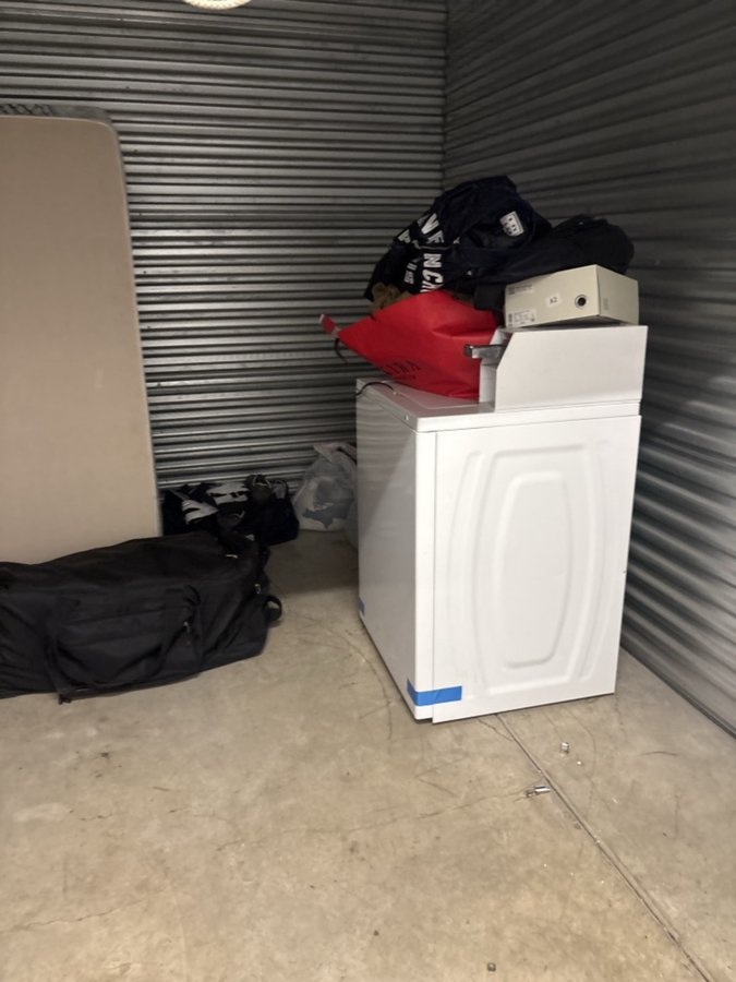 10 x 10 storage unit in Calumet City, IL