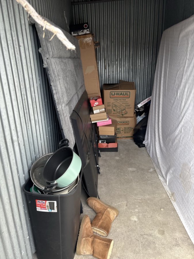 5 x 10 storage unit in Calumet City, IL
