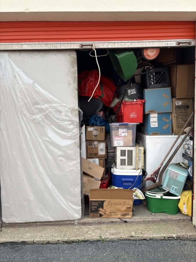 10 x 10 storage unit in Calumet City, IL