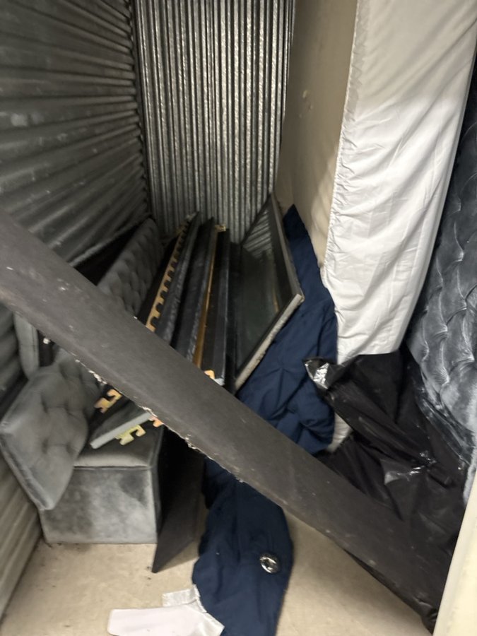 5 x 10 storage unit in East Hazel Crest, IL