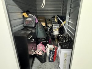 5 x 10 storage unit in Houston, TX