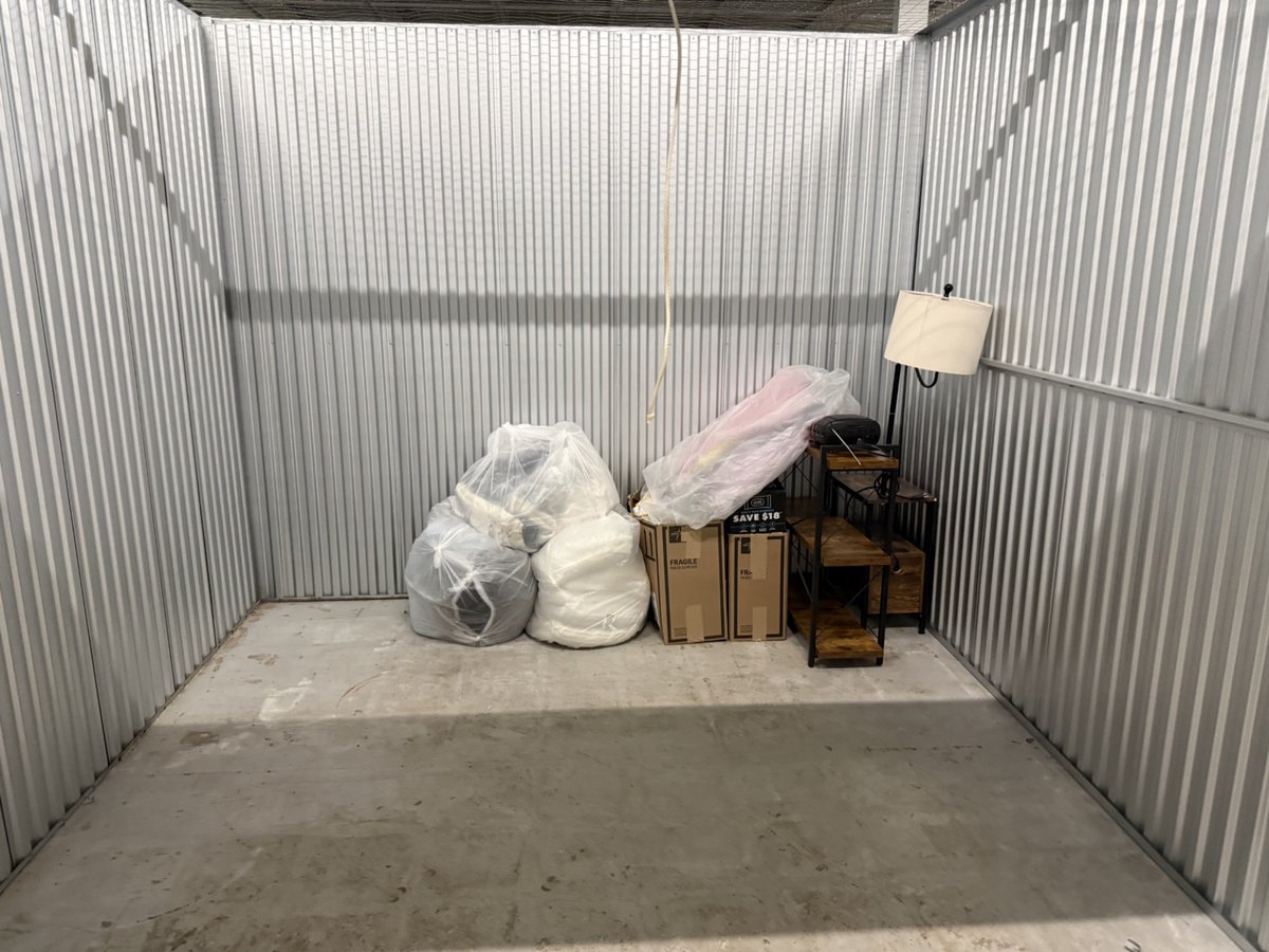 10 x 10 storage unit in New Britain, CT