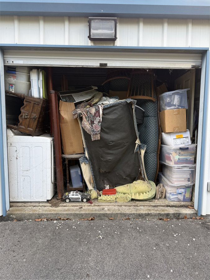10 x 10 storage unit in Lebanon, TN