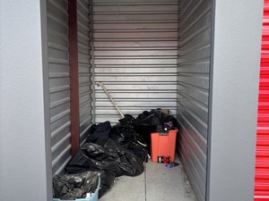 5 x 10 storage unit in Sanford, FL