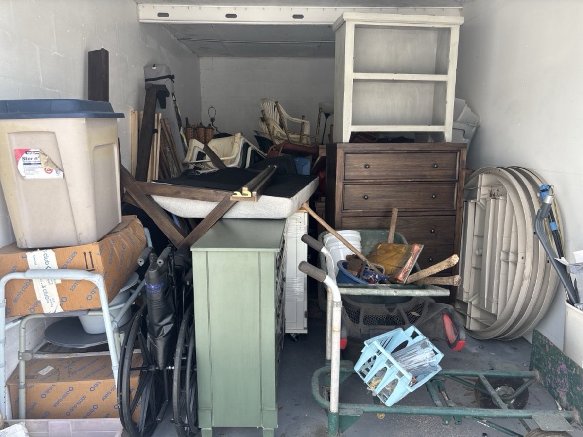 10 x 20 storage unit in Ellenton, FL