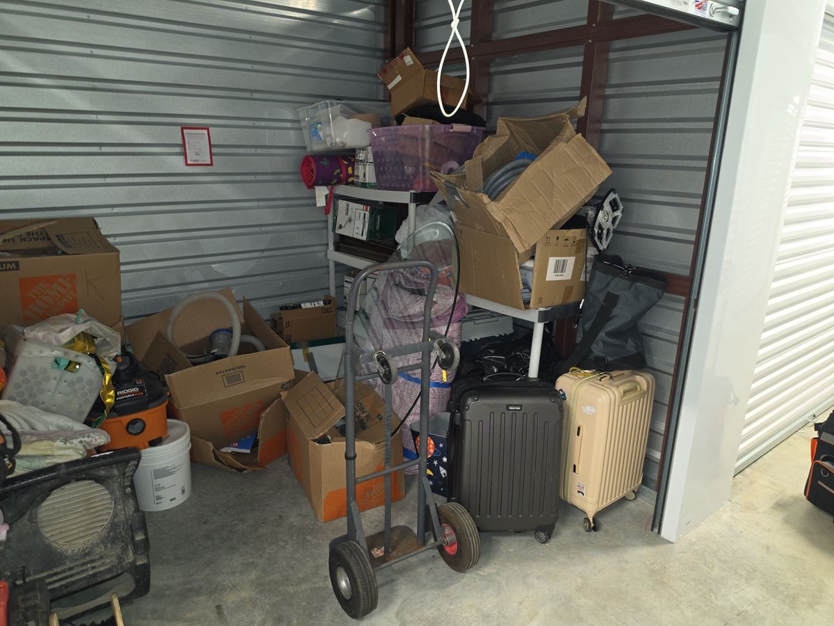 10 x 8 storage unit in Danbury, CT