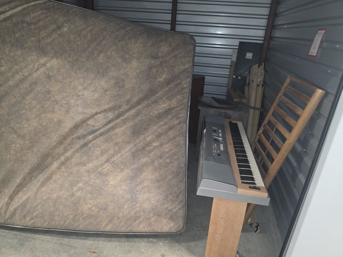 10 x 10 storage unit in Danbury, CT