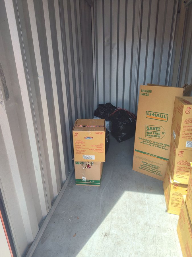 5 x 10 storage unit in Brandon, FL