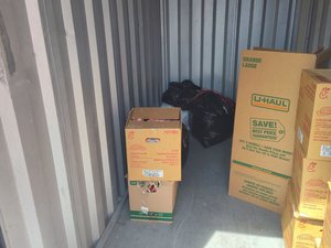 5 x 10 storage unit in Brandon, FL