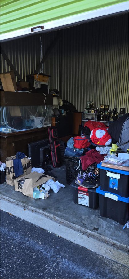 10 x 10 storage unit in Jacksonville, FL