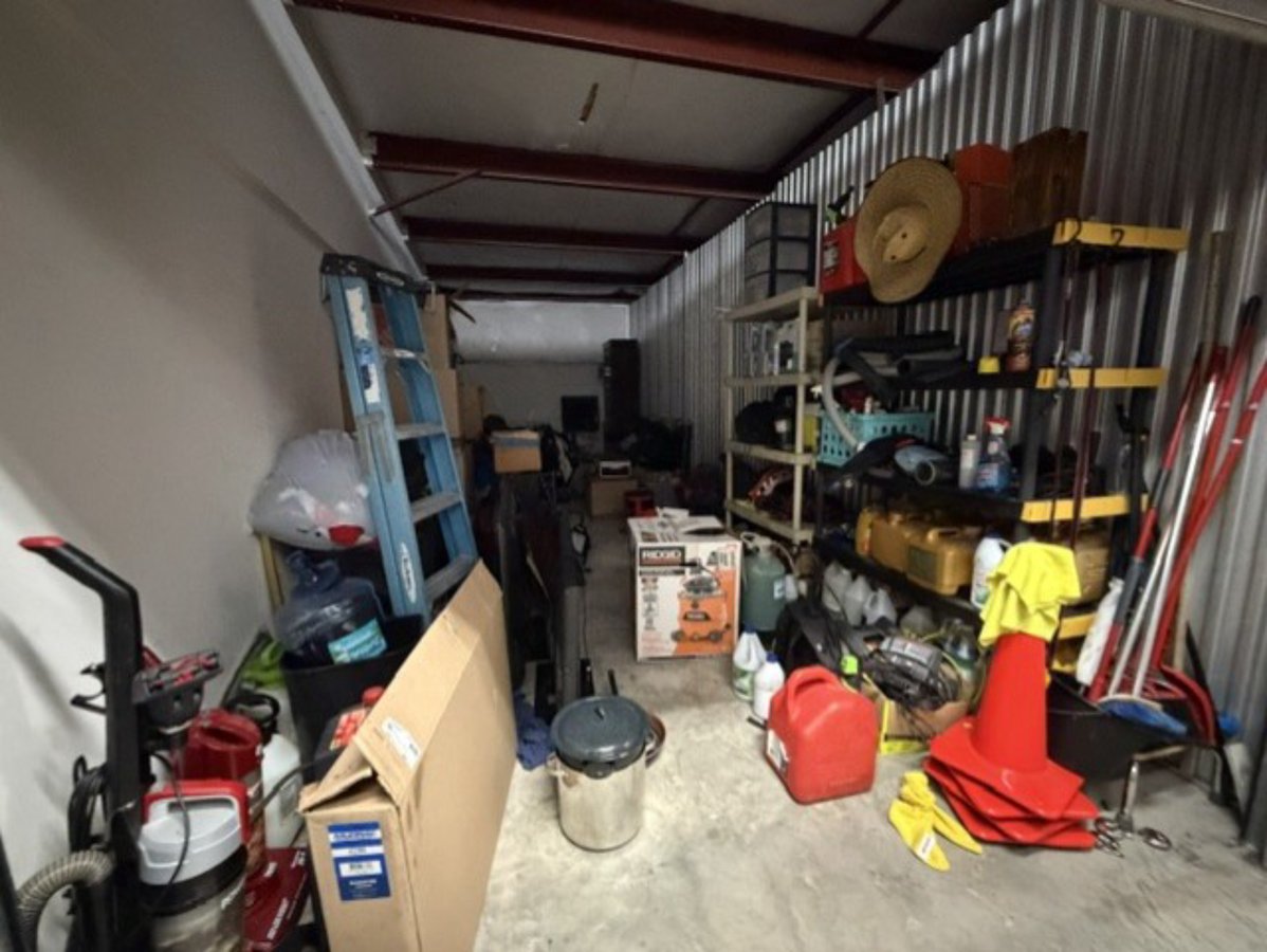 10 x 25 storage unit in Palm City, FL