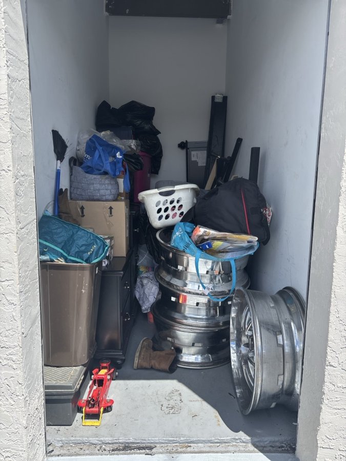 5 x 10 storage unit in Palmetto, FL