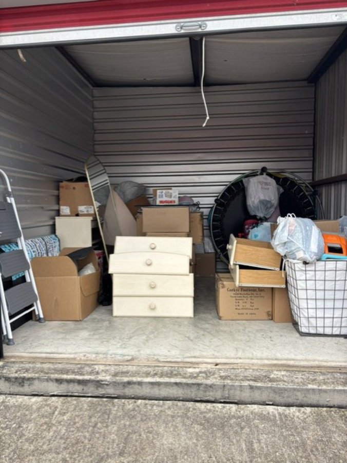 10 x 10 storage unit in Victoria, TX