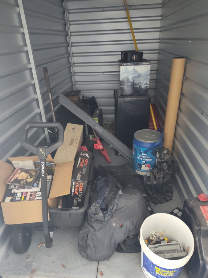 5 x 10 storage unit in Riverview, FL