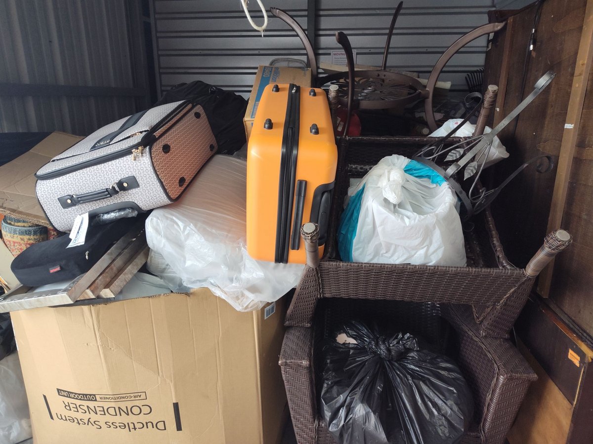 10 x 10 storage unit in Riverview, FL