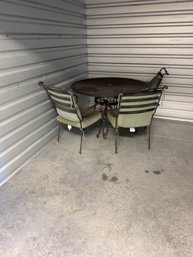 20 x 10 storage unit in Ruskin, FL