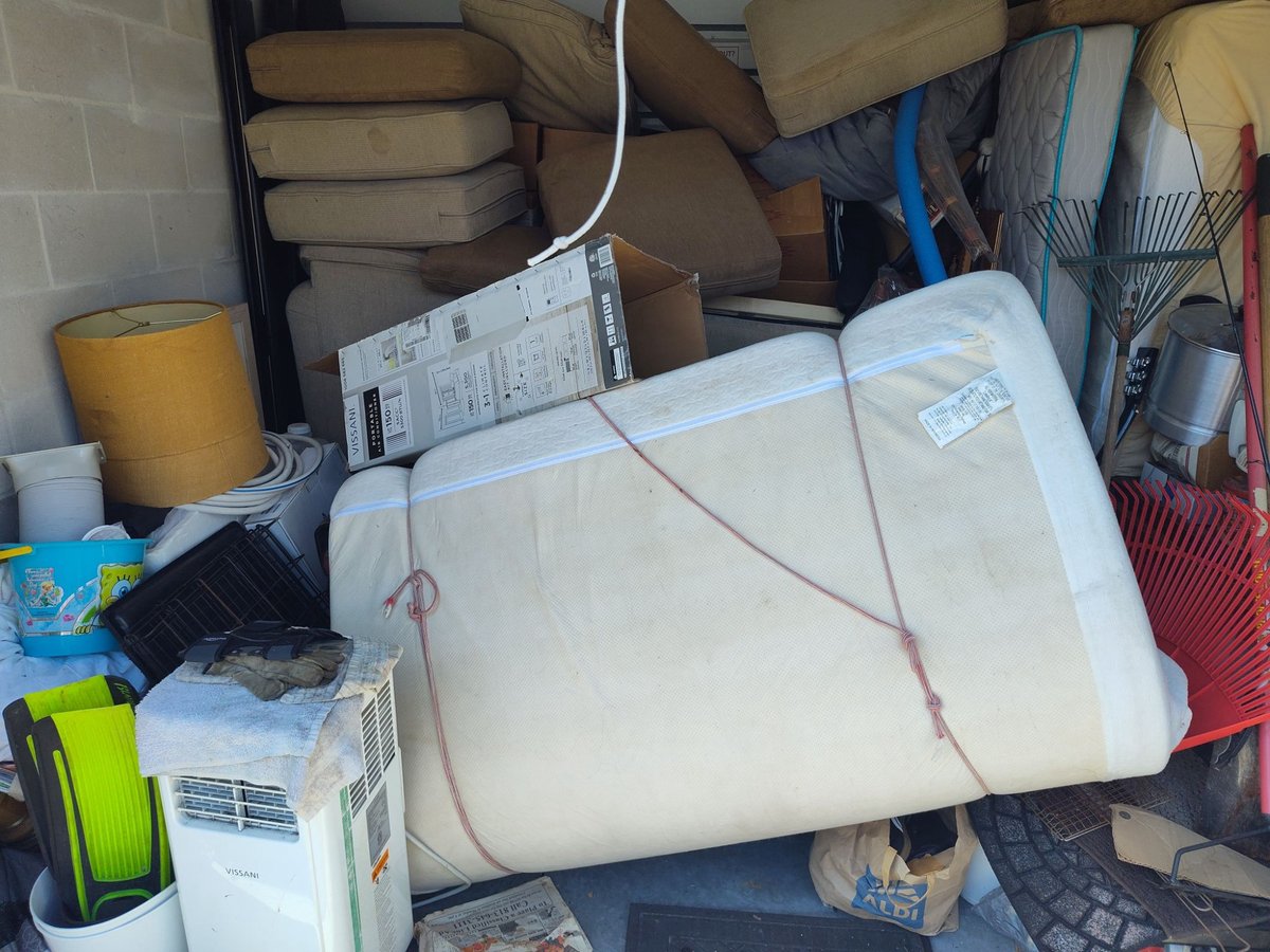 10 x 10 storage unit in Ruskin, FL