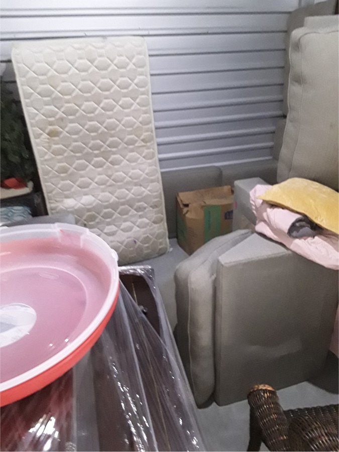 10 x 12 storage unit in Pearland, TX