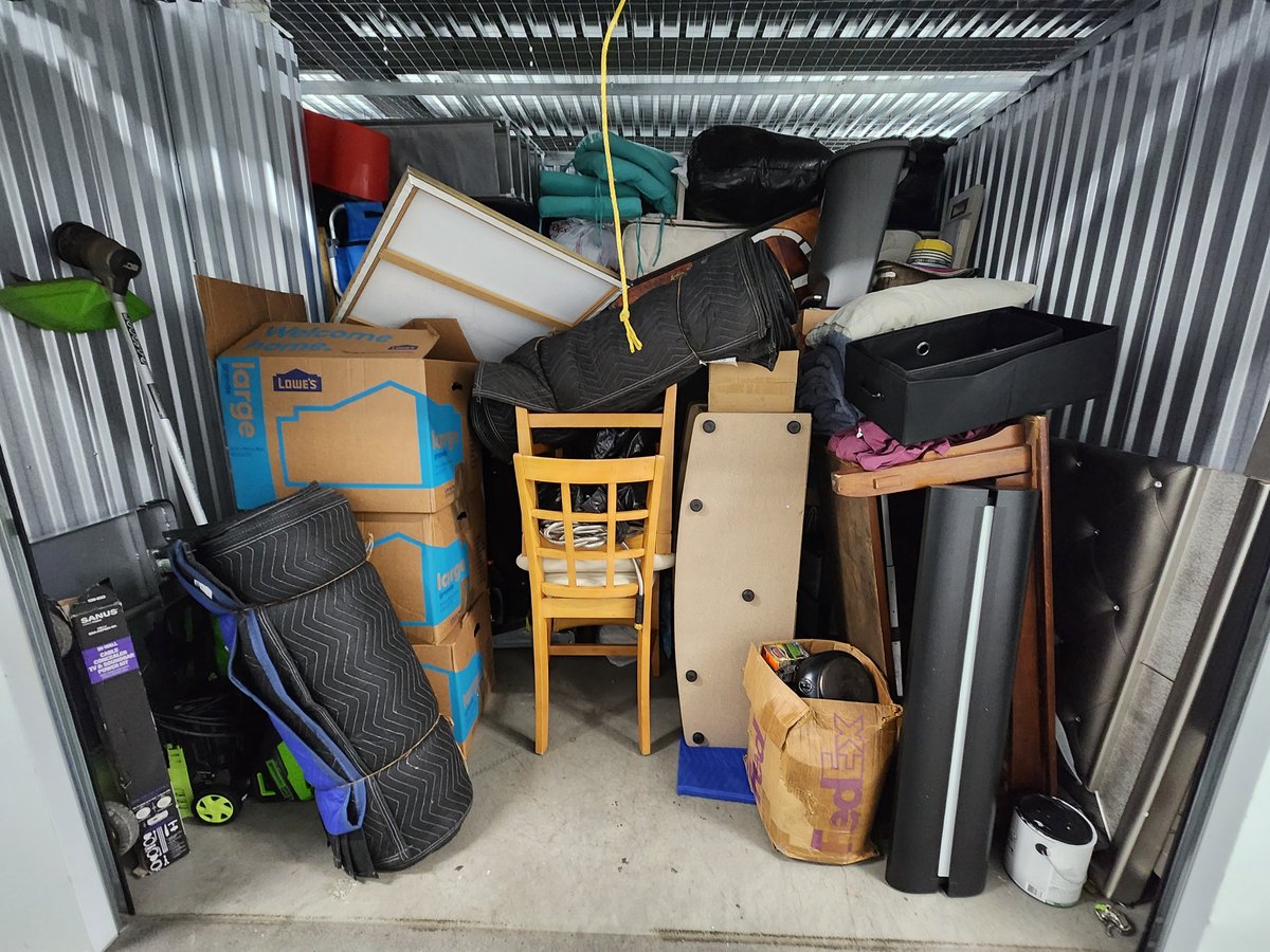 10 x 7 storage unit in Miami, FL