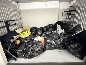 7 x 10 storage unit in Los Angeles, CA