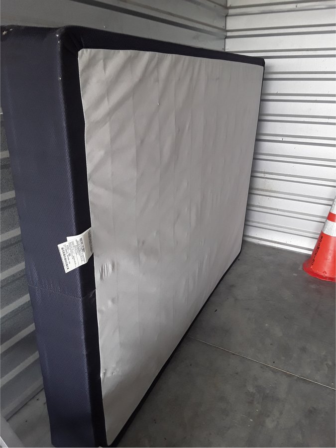 10 x 20 storage unit in Pearland, TX