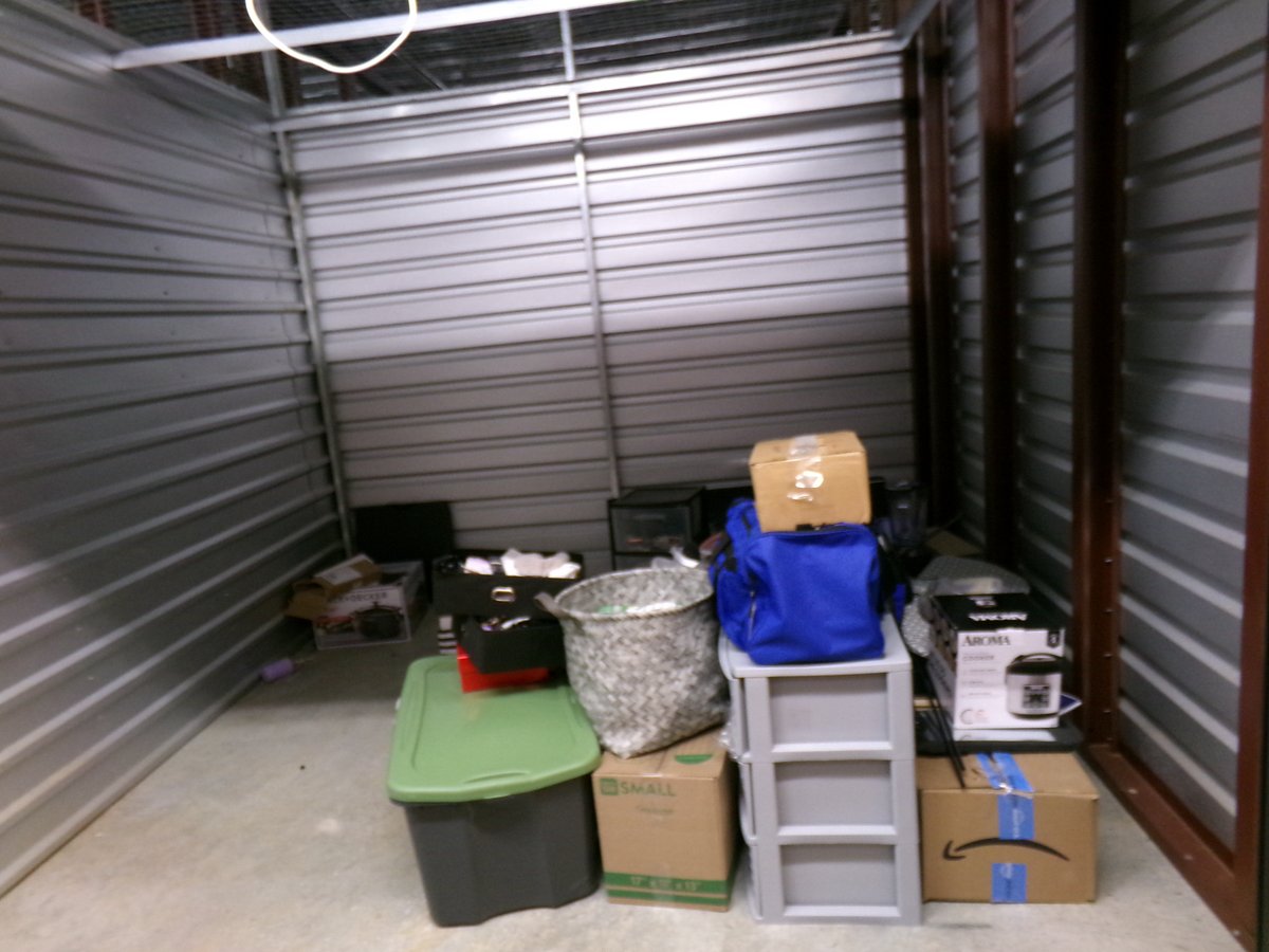 10 x 10 storage unit in Lawrenceville, GA