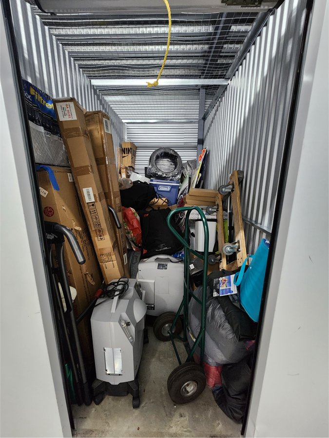 5 x 10 storage unit in Miami, FL