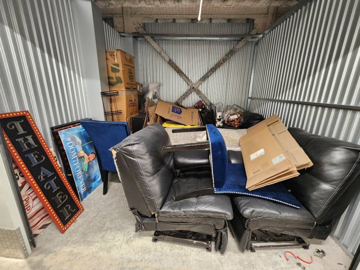 10 x 10 storage unit in Hyattsville, MD