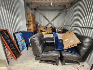 10 x 10 storage unit in Hyattsville, MD