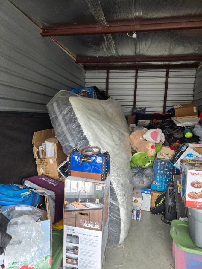 10 x 20 storage unit in Arlington, TX