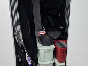 5 x 10 storage unit in Claymont, DE