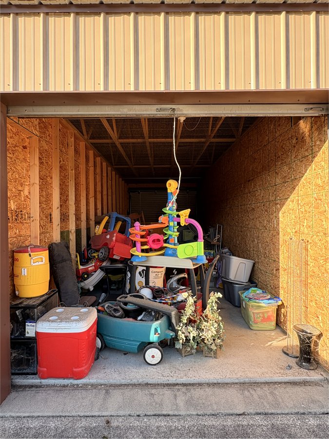 10 x 30 storage unit in Temperance, MI