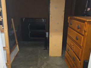 10 x 10 unit in Oakland
