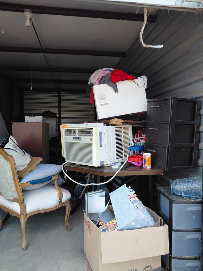 10 x 25 storage unit in Victoria, TX