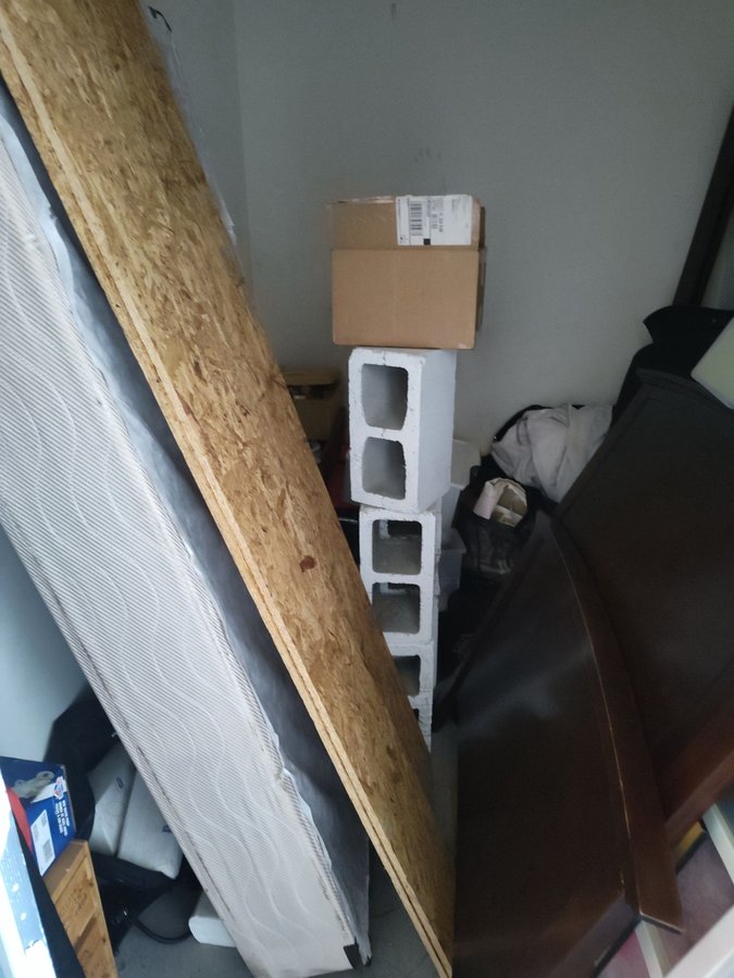 6 x 8 storage unit in Brandon, FL