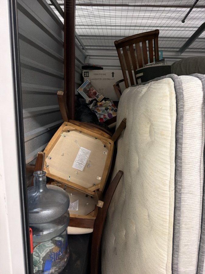 10 x 10 storage unit in Ruskin, FL