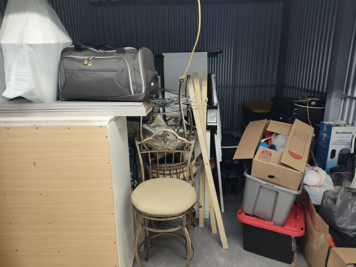 10 x 10 storage unit in Tampa, FL