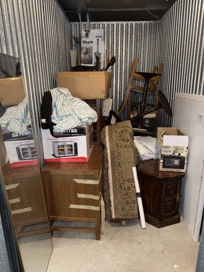 5 x 10 storage unit in Leesburg, VA