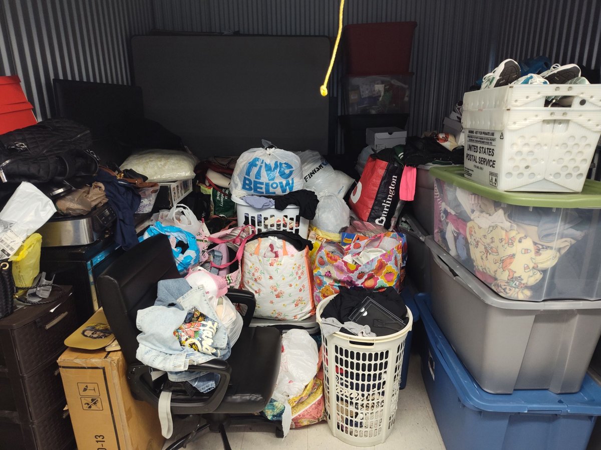 10 x 10 storage unit in Tampa, FL