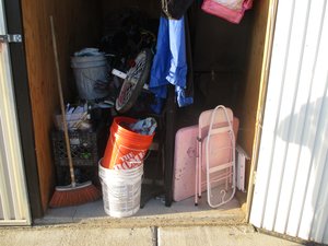 5 x 10 storage unit in Bakersfield, CA