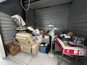 10 x 10 storage unit in Orlando, FL