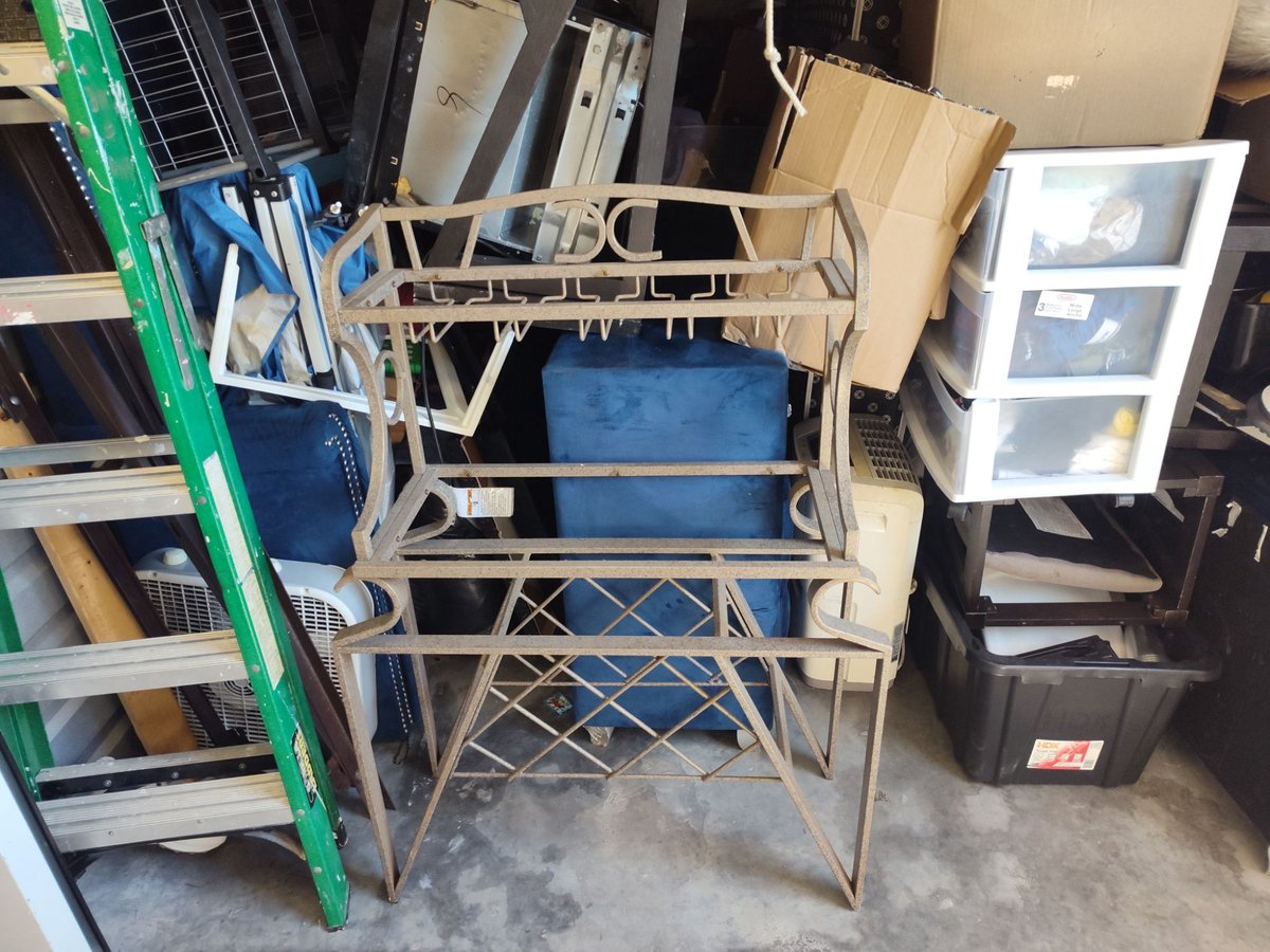 10 x 10 storage unit in Tampa, FL